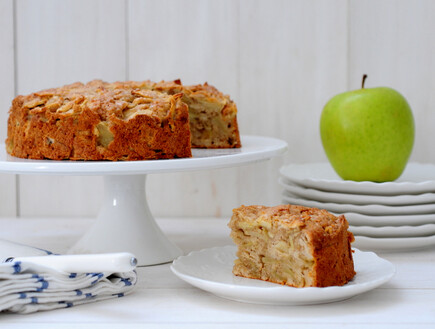 עוגת תפוחים  (צילום: שרית נובק - מיס פטל, mako אוכל)