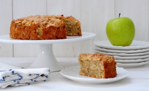 עוגת תפוחים  (צילום: שרית נובק - מיס פטל, mako אוכל)