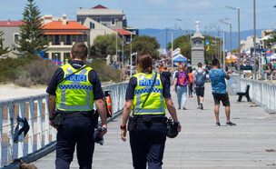 שוטרים באוסטרליה (צילום: ArliftAtoz2205, shutterstock)