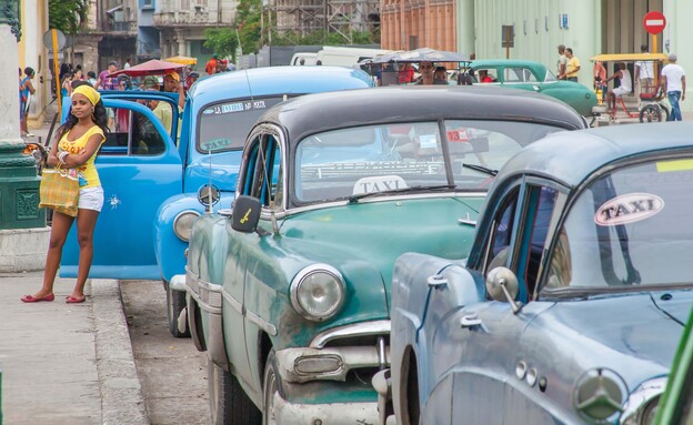 מוניות בקובה  (צילום: Colin Dewar, shutterstock)