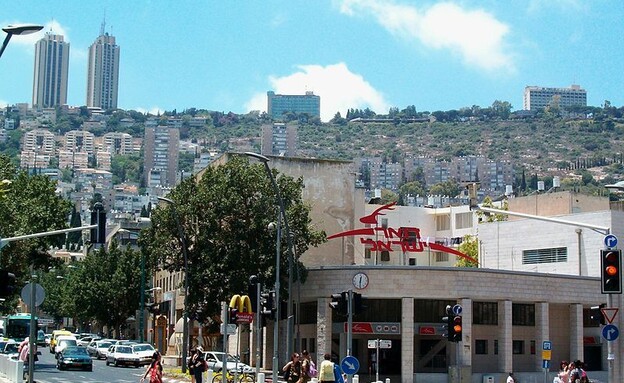 שכונות מחופשות - הדר הכרמל חיפה (צילום: Tomer chelouche,מתוך ויקיפדיה)