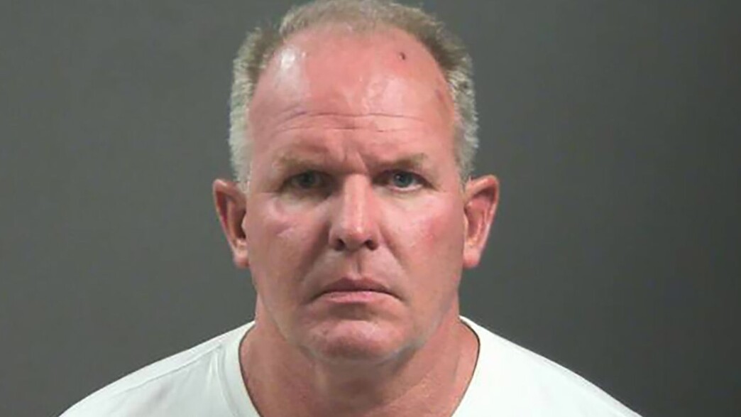 דאג רמזי, סמנכ"ל ביונד מיט שהושעה לאחר שנשך אדם