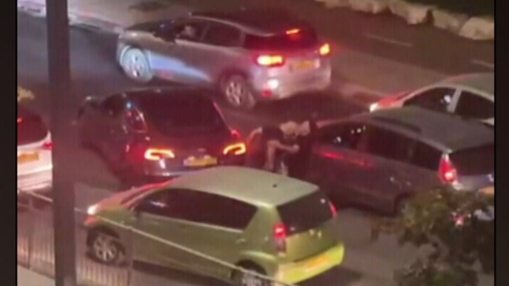 נהג התוקף נהג אחר באמצע הכביש בחולון
