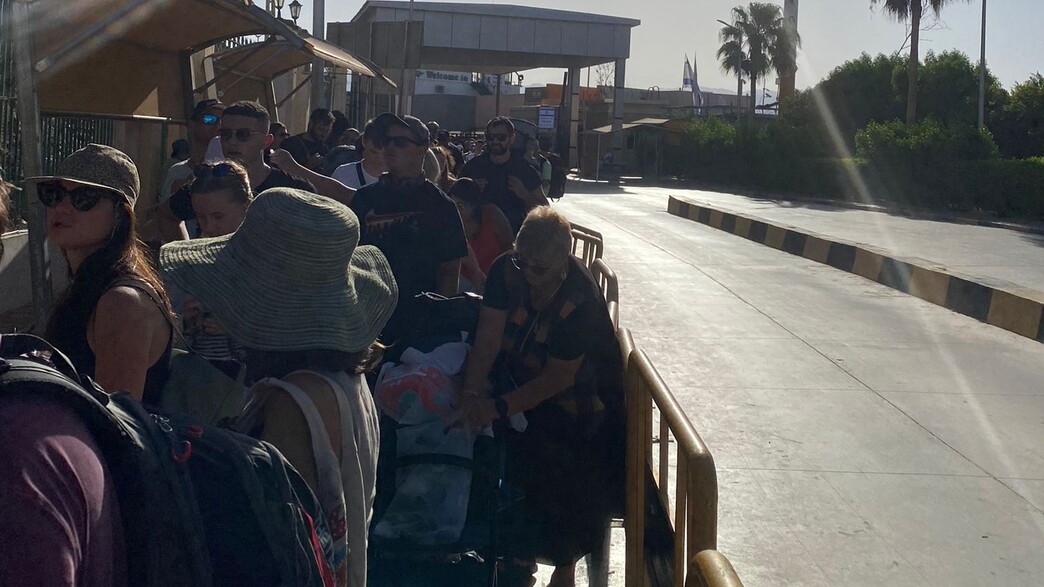 בדרך לסיני: ״דחיפות בתוך המעבר, מכות וקללות״ בדרך לסיני: ״דחיפות בתוך המעבר, מכות וקללות״