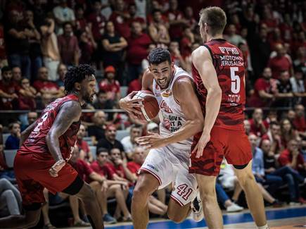 גינת. קלע יותר נקודות מכל הישראלים של י-ם (צילום: עודד קרני)