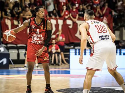 סמית' סיפק חצי ראשון אדיר שהחזיר את י-ם (צילום: עודד קרני)