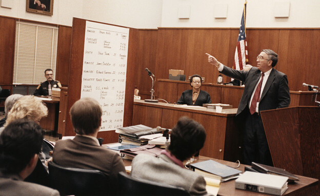 מייקל מקאן, התובע בתיק ג'פרי דאהמר, בבית המשפט (צילום: Curt Borgwardt/Sygma, Getty Images)