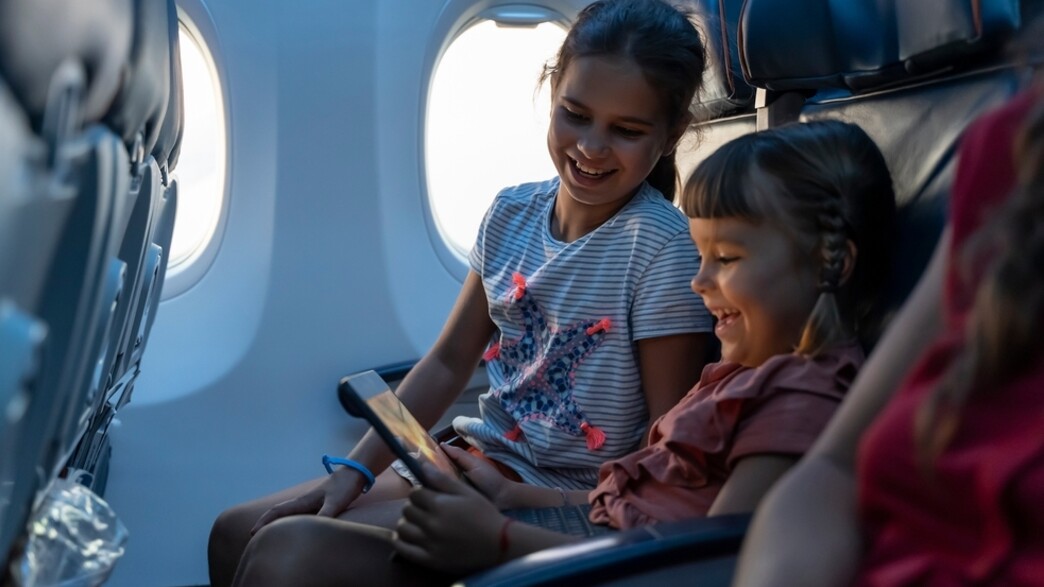 משפחה טסה לחו"ל 