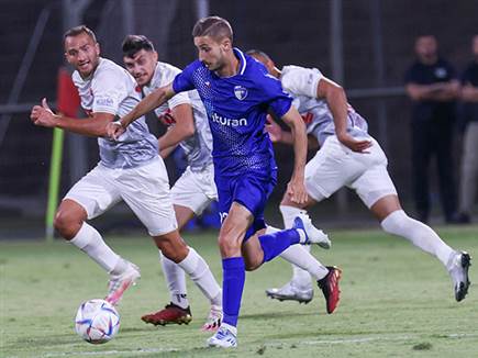 ערך הופעת בכורה בהרכב ק"ש. תמיר עדי (דני מרון)