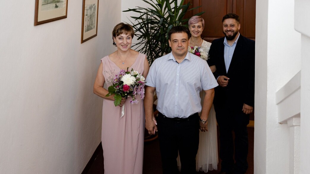 יוליה מירונוב, אמה ובני הזוג שלהן  (צילום: באדיבות המשפחה)