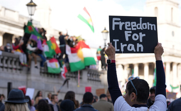 "חופש לאיראן": הפגנות תמיכה בעם האיראני בלונדון (צילום: רויטרס)