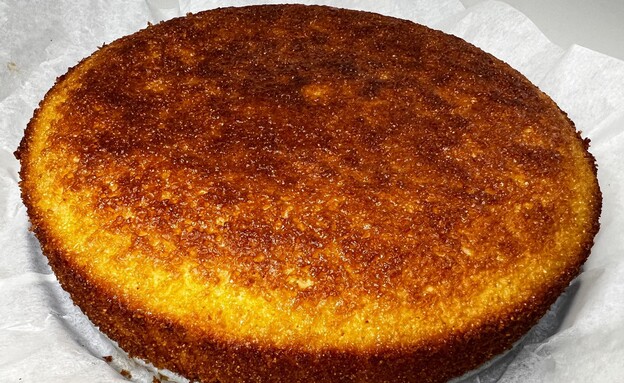 עוגת סולת תפוזים אחרי חילוץ מהתבנית. יפה שלנו