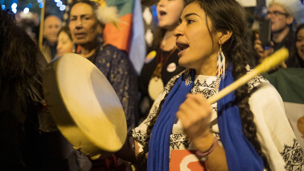 הפגנת אקלים, פעילי אקלים מקהילות ילידיות (צילום: Aydan Metev, shutterstock)