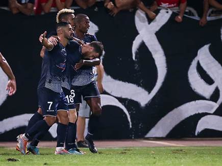 שמחה בשחור (מאור אלקסלסי)