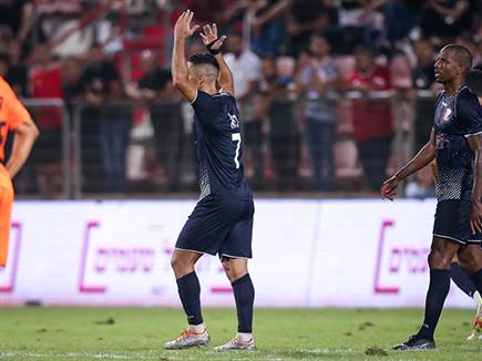 חגיגה ביתית (מאור אלקסלסי)