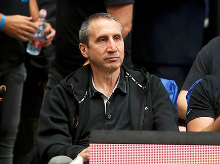 גם בלאט באולם (אלן שיבר)