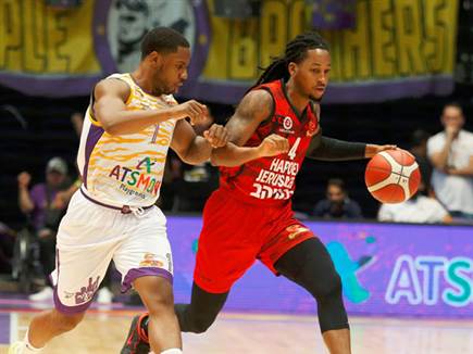 ספידי סמית' ערך בכורה בליגה (צילום: אלן שיבר)