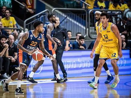 קופר ייקח מהערב את שיא כל הזמנים בליגה עם 18 אס' (צילום: עודד קרני)