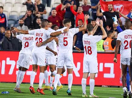 אוהדי סכנין מודים לקהל שהגיע לטדי (דני מרון)