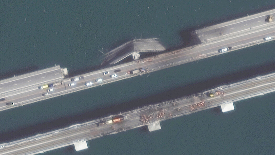 החלק שקרס בגשר המחבר בין רוסיה לקרים שהופצץ