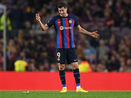 לבנדובסקי. השאיר לבארסה סיכוי קלוש (Photo by David Ramos/Getty Images)