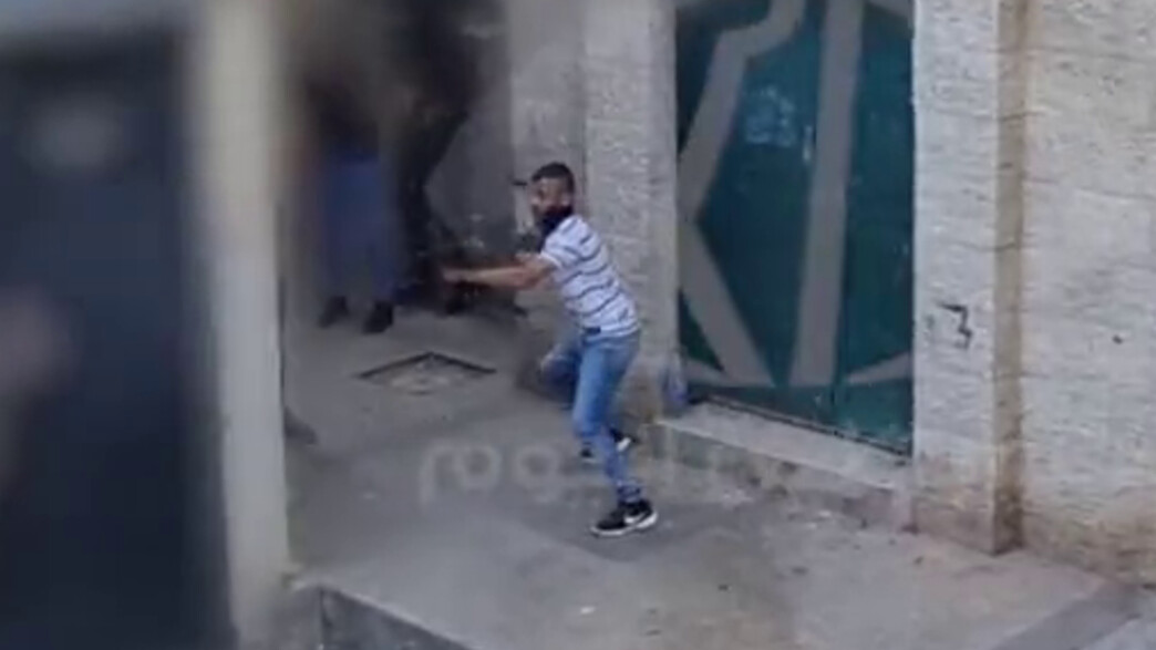 הרופא שנהרג בג'נין תועד יורה על כוחות צה"ל הרופא שנהרג בג'נין תועד יורה על כוחות צה"ל