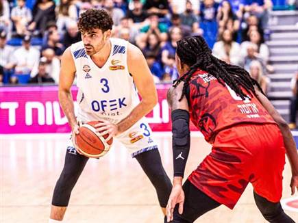 מחצית שנייה מושלמת למארחת (יעל אמסילי)