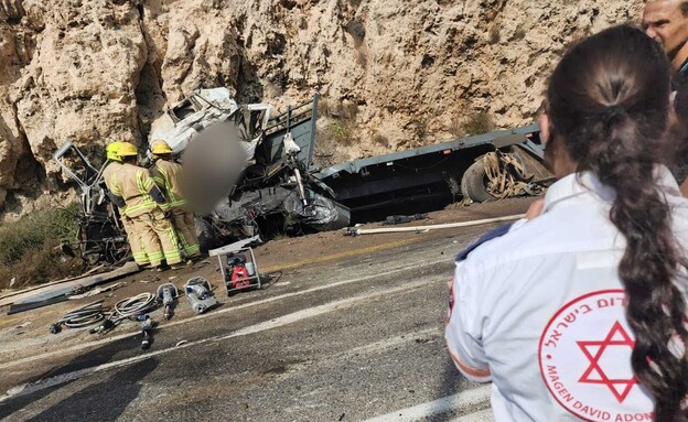 תאונה בין 2 משאיות בשומרון (צילום: דוברות כב"ה מחוז יו"ש)