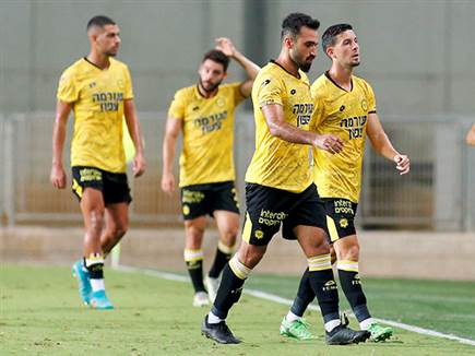 ספגו שריקות בוז כבר בירידה לחדרי ההלבשה (אלן שיבר)