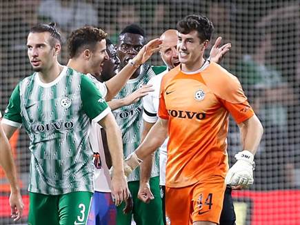 עם הצלה של משחק, ואולי של עונה (צילום: מאור אלקסלסי)