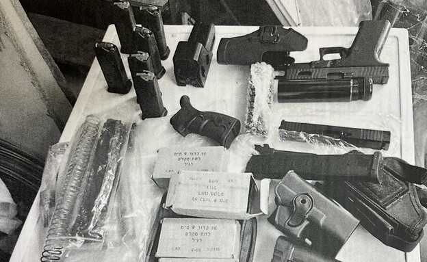 כלי נשק, רובה M16, כדורים (צילום: דוברות המשטרה)