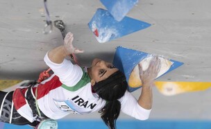 הספורטאית האיראנית אלנאז רכאבי (צילום: AP)