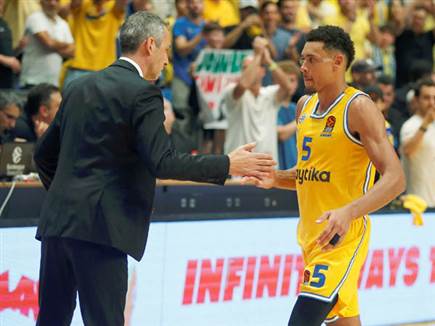 הציל אותו הערב. בולדווין וקטש (אלן שיבר)