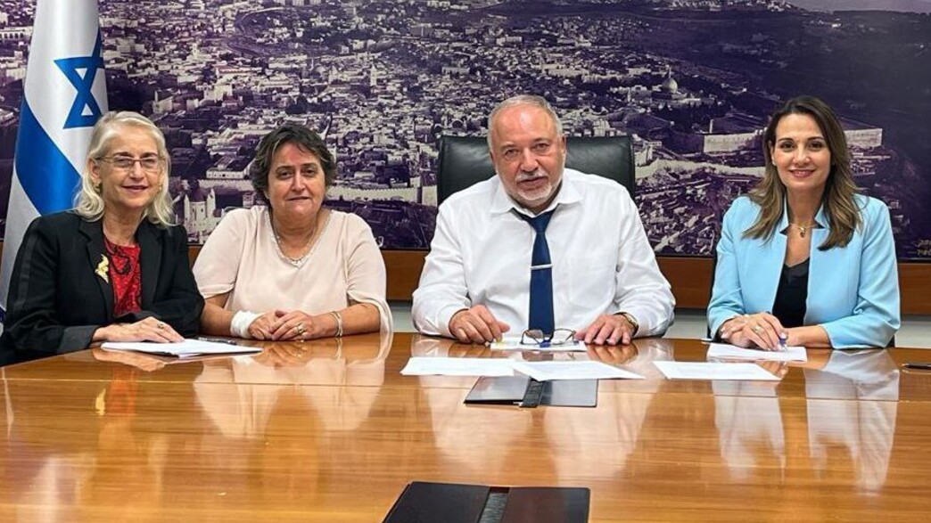 הסכם שכר חדש למורים: ליברמן, שאשא ביטון, בן דוד