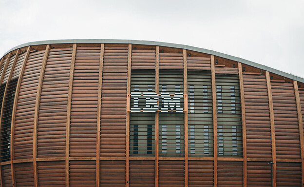 משרדי IBM במילאנו (צילום: franz12, שאטרסטוק)