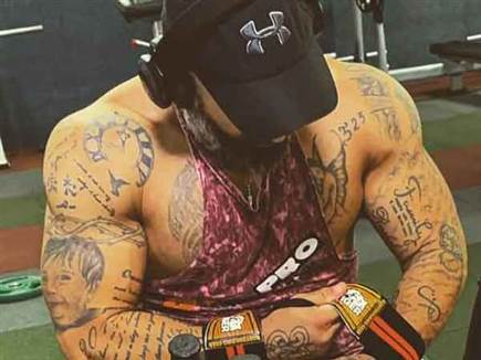 "כשהייתי שחקן הייתי מעשן סיגריות וחי חיים לא ספורטיביים. היום זה השתנה" (צילום: רטי