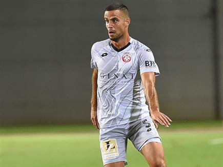 ולשמור על השער והנקודה (צילום: ברני ארדוב)