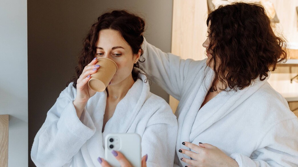 נשים בחלוקים לבנים נשים בחלוקים לבנים