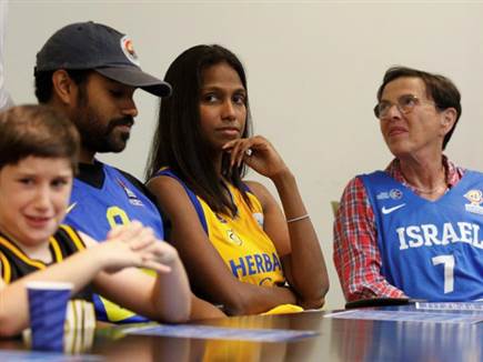 לצד בני המשפחה (אלן שיבר)