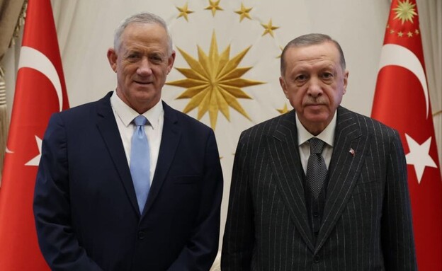 בני גנץ עם נשיא טורקיה רג'פ טאיפ ארדואן (צילום: לשכת העיתונות הטורקית)