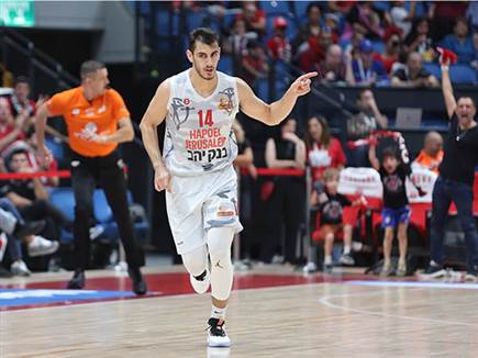 דוברת. נכנס לעניינים ם(לירון מולדובן)