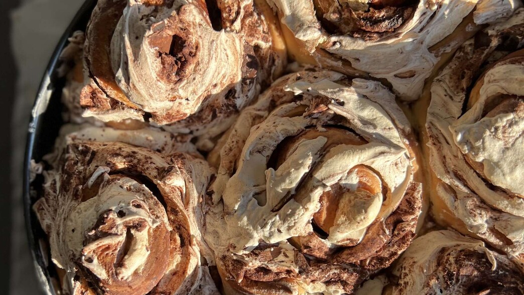 שושני שמרים עם מרנג ושוקולד