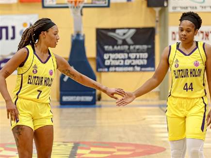 ג'ני סימס וקורטני הארט צפויות לשתף פעולה מחר (קרדיט: מדיה אליצור חולון)