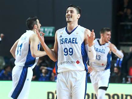 זיו ומנקו ישוחררו לשני המשחקים (אלן שיבר) (צילום: ספורט 5) זיו ומנקו ישוחררו לשני המשחקים (אלן שיבר) (צילום: ספורט 5)