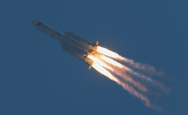 טיל סיני משוגר לחלל (צילום: Getty images)
