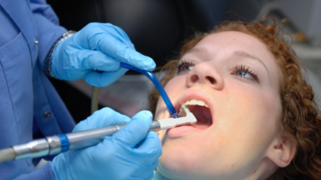 טיפולי שיניים (צילום: David H. Lewis, Istock)
