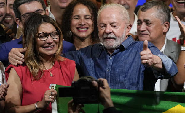 לולה דה סילבה, נשיא ברזיל הנבחר ואשתו (צילום: ap)