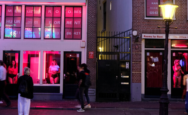האורות האדומים אמסטרדם הולנד (צילום: Anna Belkina Spb, shutterstock)