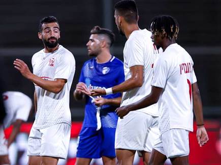 נקודה לכל אחת. (מאור אלקסלסי)