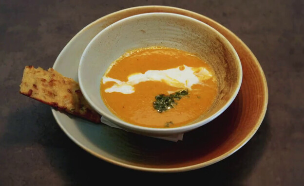 מרק עגבניות של ריקי גל וירדן שוהם (צילום: המטבח המנצח VIP, קשת12)